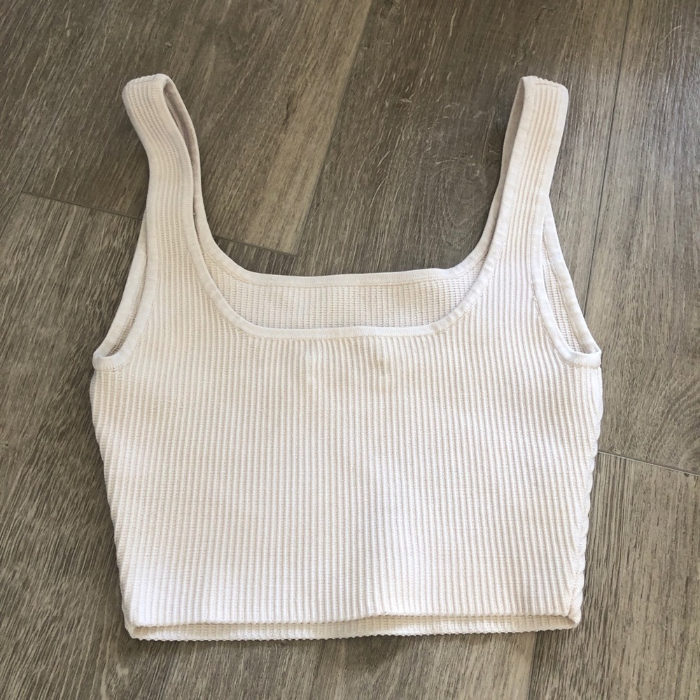 Aritzia tank top - Picture 2 of 3